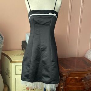 Audrey style satin/viscose black dress